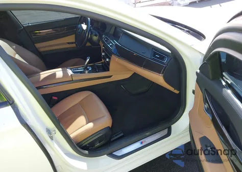 2014 BMW 740 Li из США, поврежденный, VIN WBAYE4C53ED138311